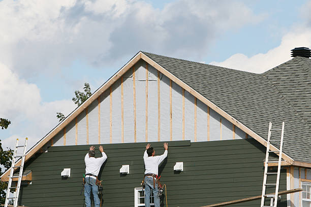 Professional Emergency Siding Repair technician working in Lawrenceville, IL